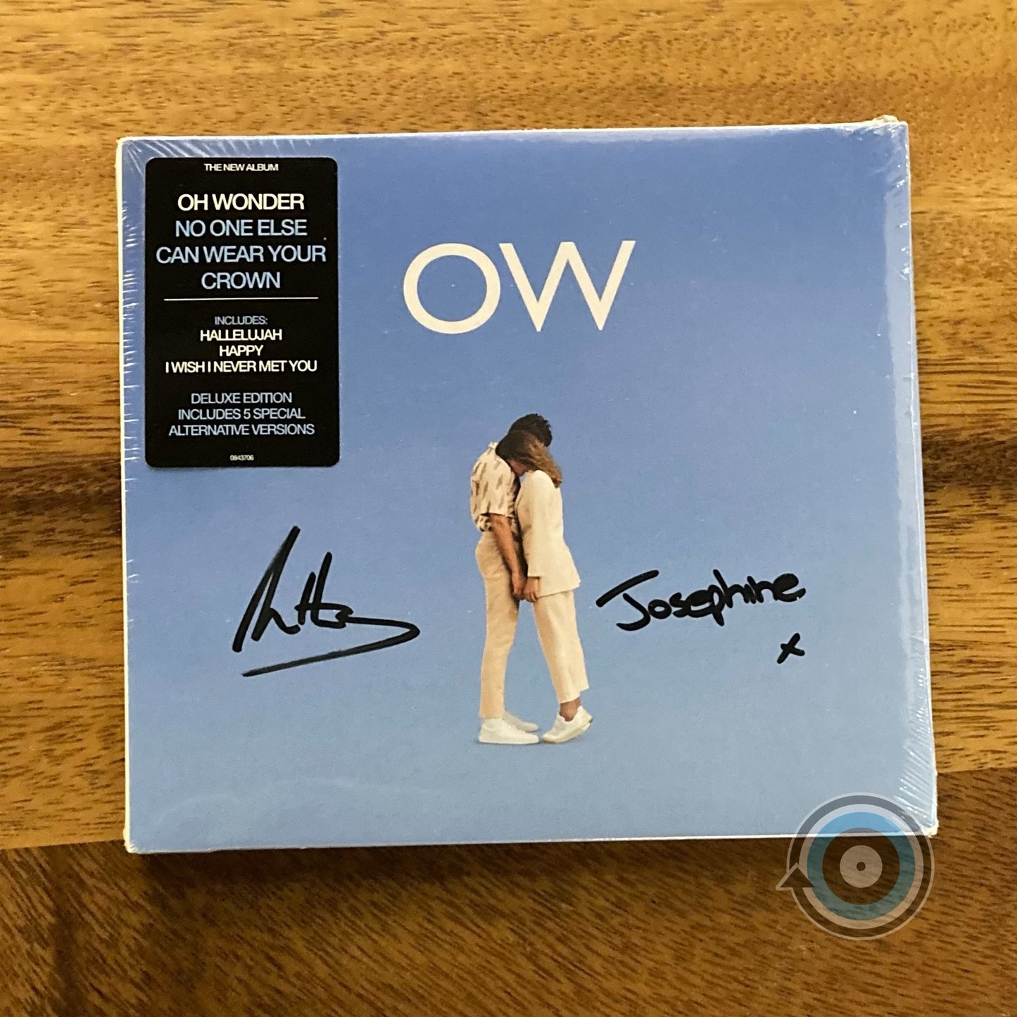 Oh Wonder – No One Else Can Wear Your Crown CD (Signed)